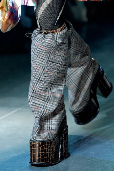 Look 28